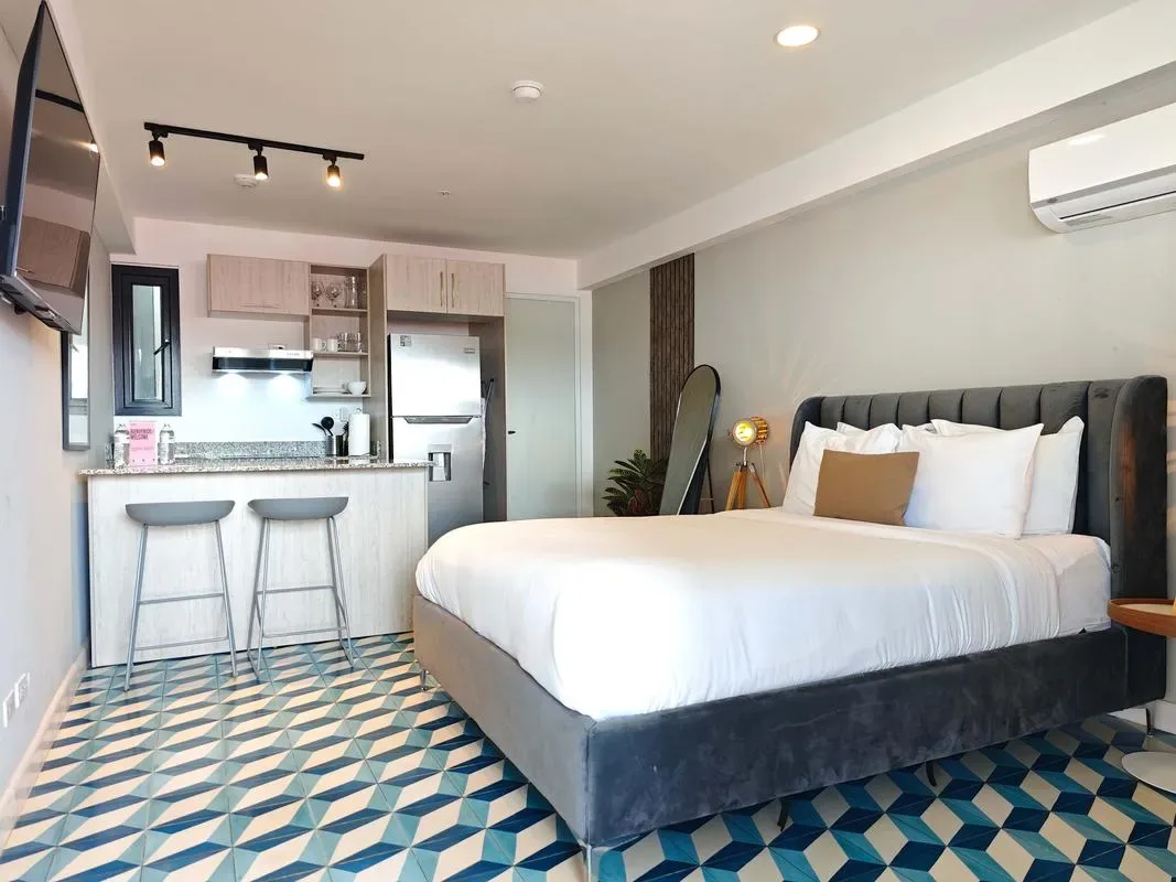 Bright Loft in Santa Ana w/ AC
