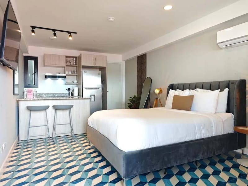 Bright Loft in Santa Ana w/ AC