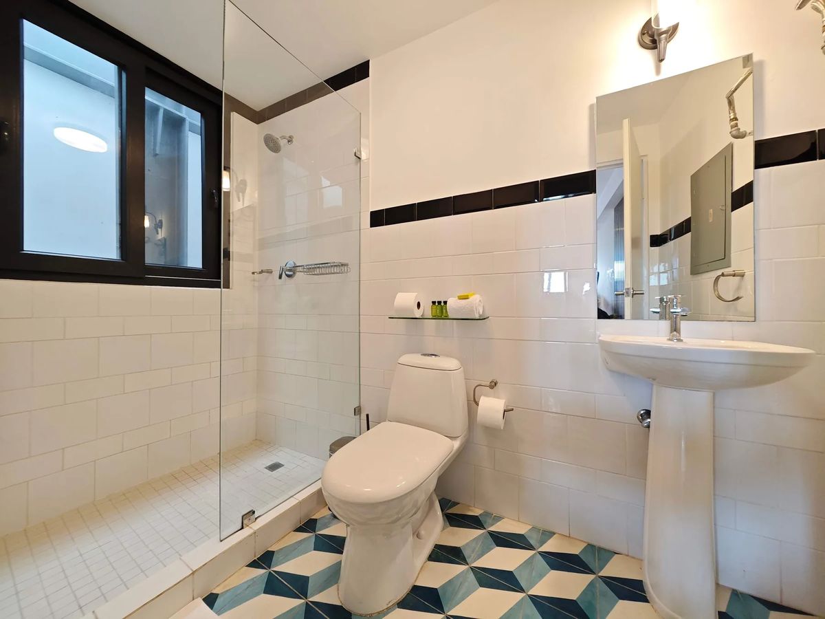 Bright Loft in Santa Ana w/ AC