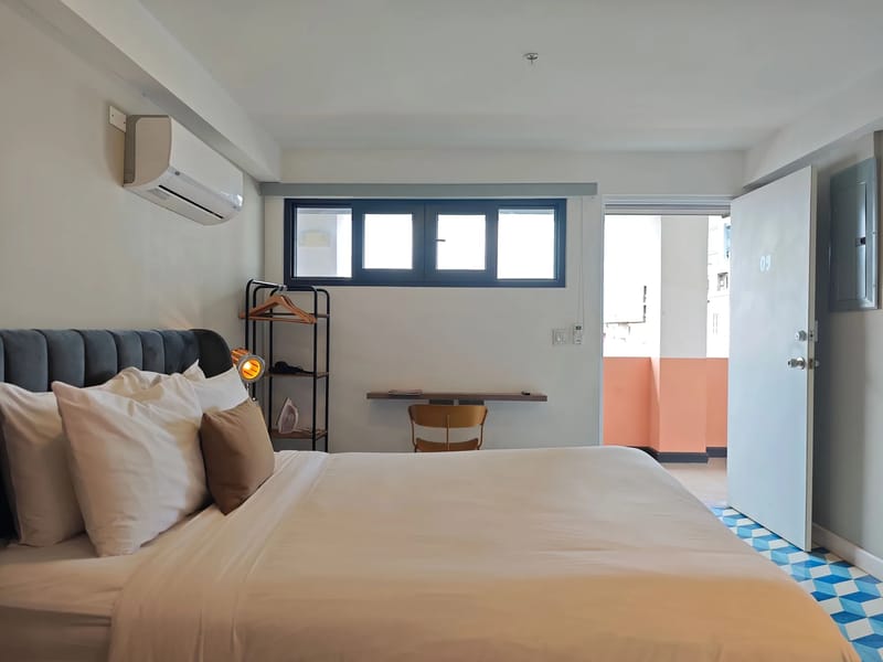 Bright Loft in Santa Ana w/ AC
