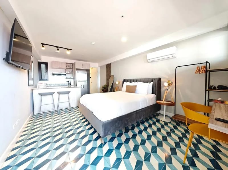 Bright Loft in Santa Ana w/ AC