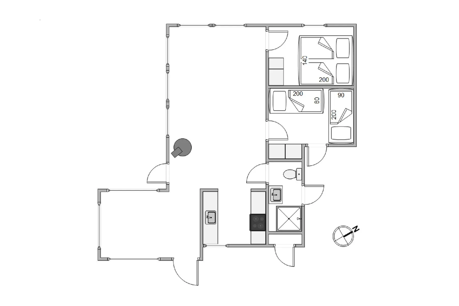 Un plano muestra varias habitaciones conectadas por un pasillo central.