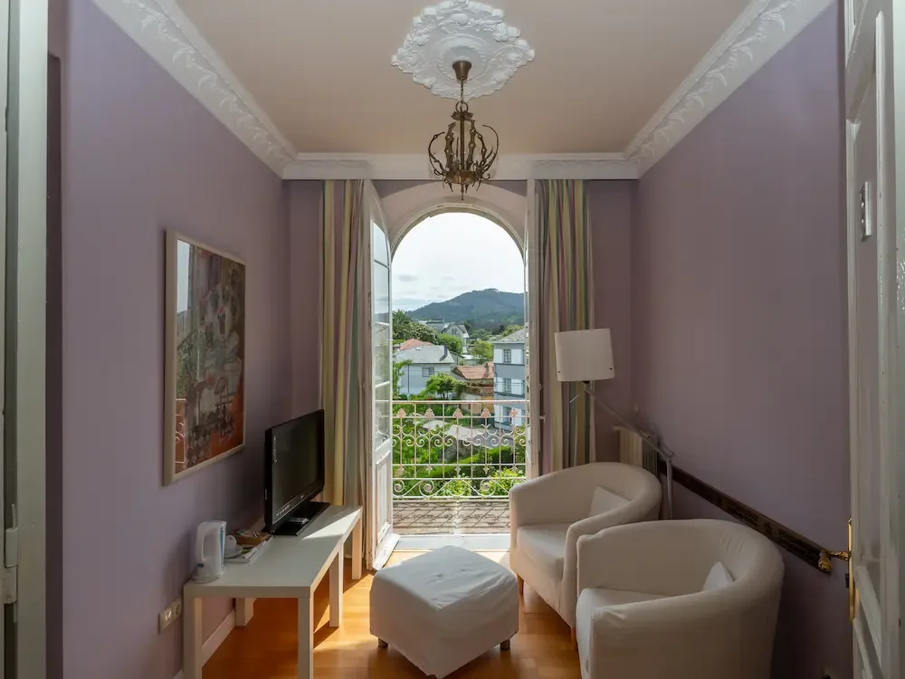 Sala de estar de la suite.