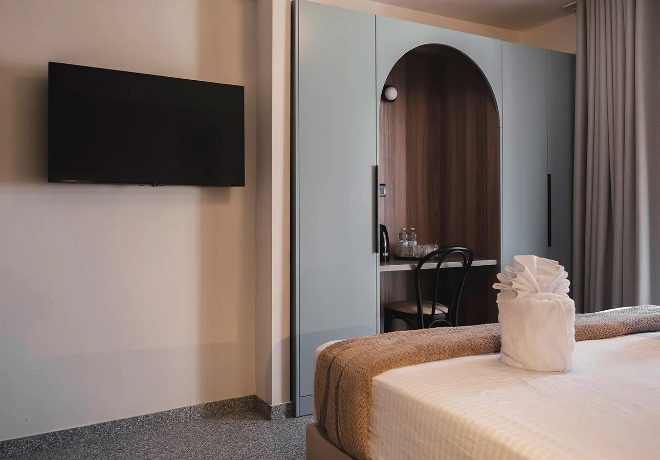 Deluxe double or twin room