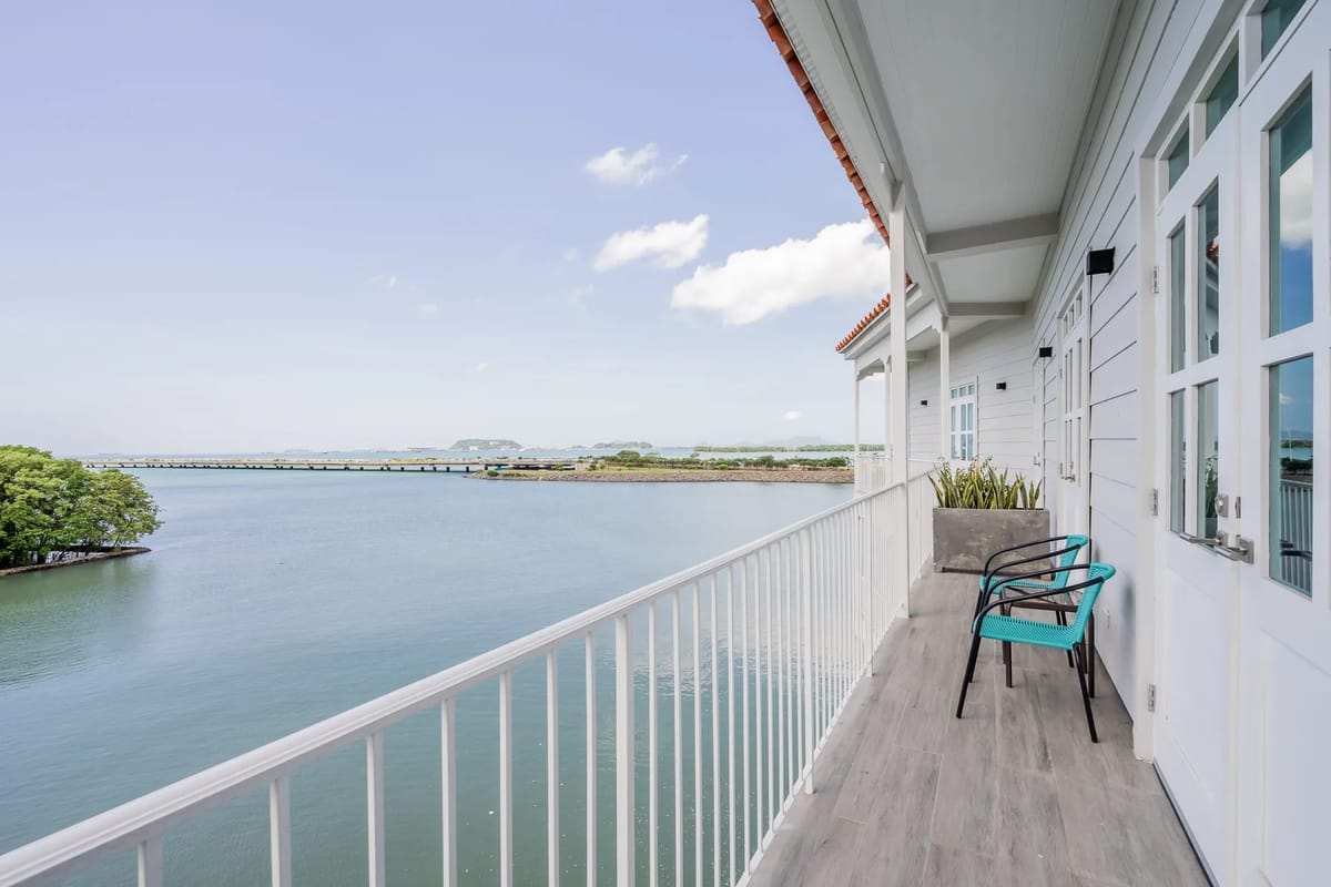 Upscale 2BR in Casco Antiguo w/ View