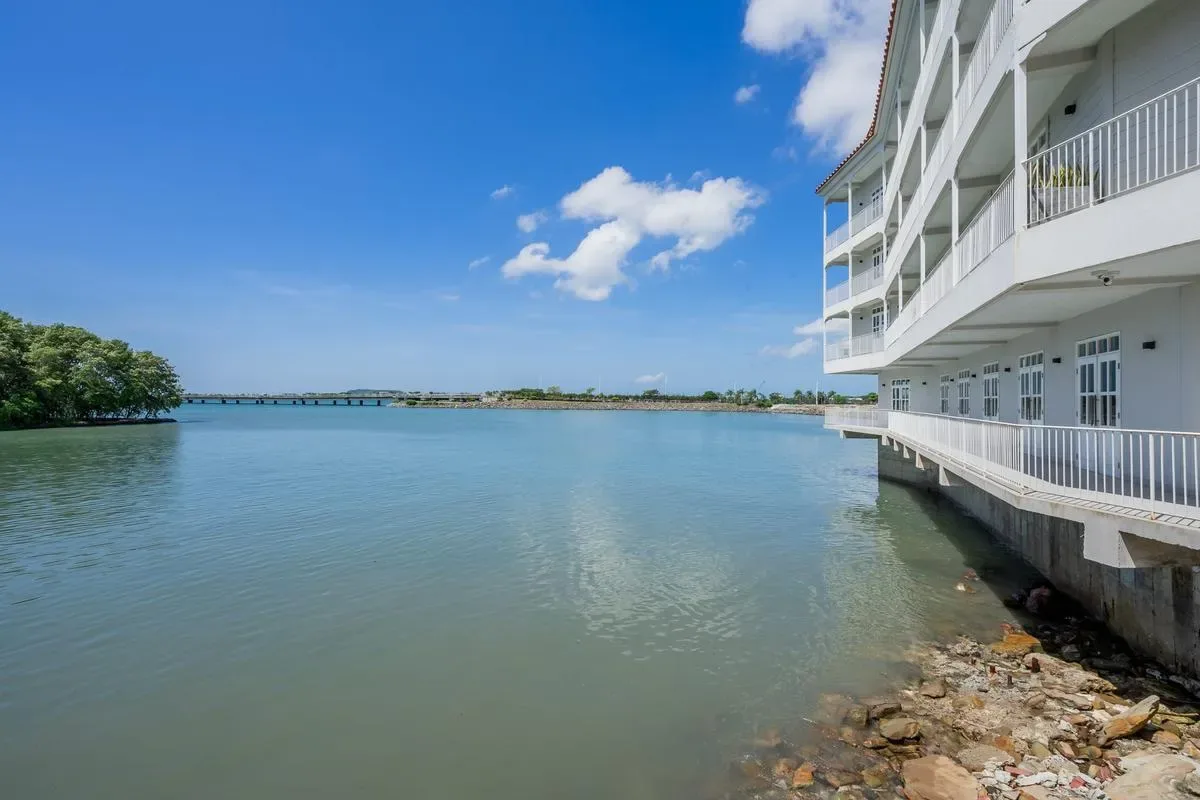 Upscale 2BR in Casco Antiguo w/ View