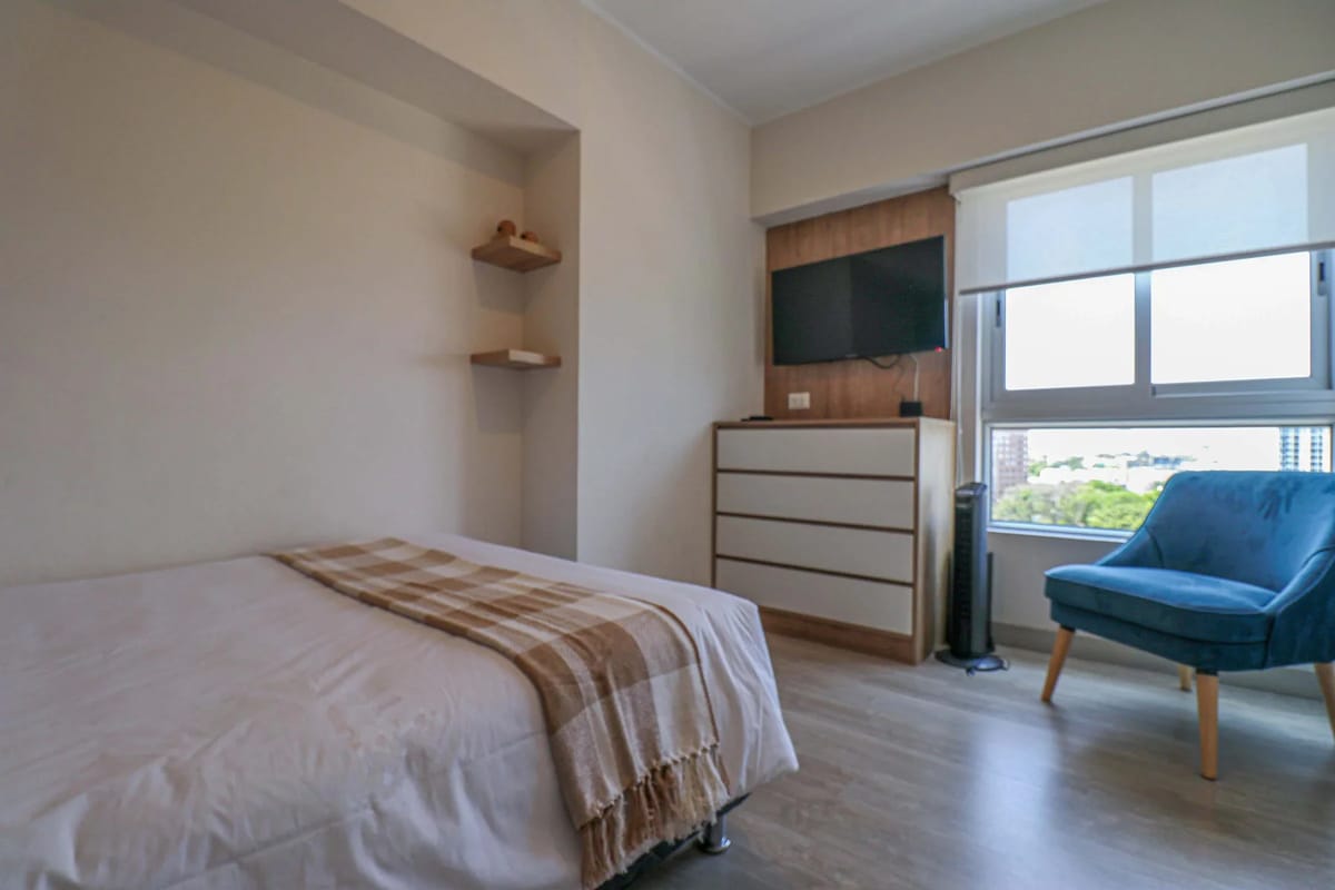 Comfy 2BR w/ Park View in Miraflores