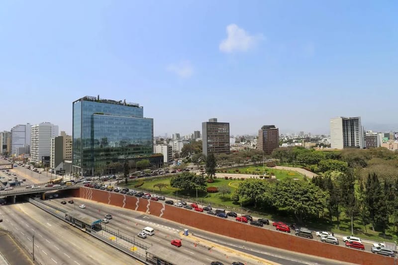 Comfy 2BR w/ Park View in Miraflores