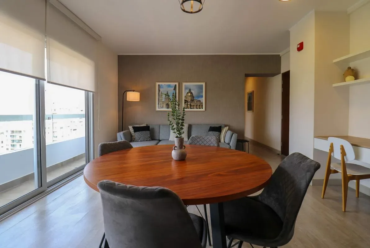 Comfy 2BR w/ Park View in Miraflores