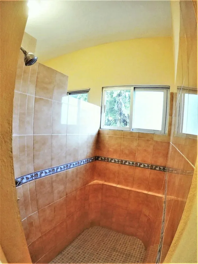 Standard room bathroom