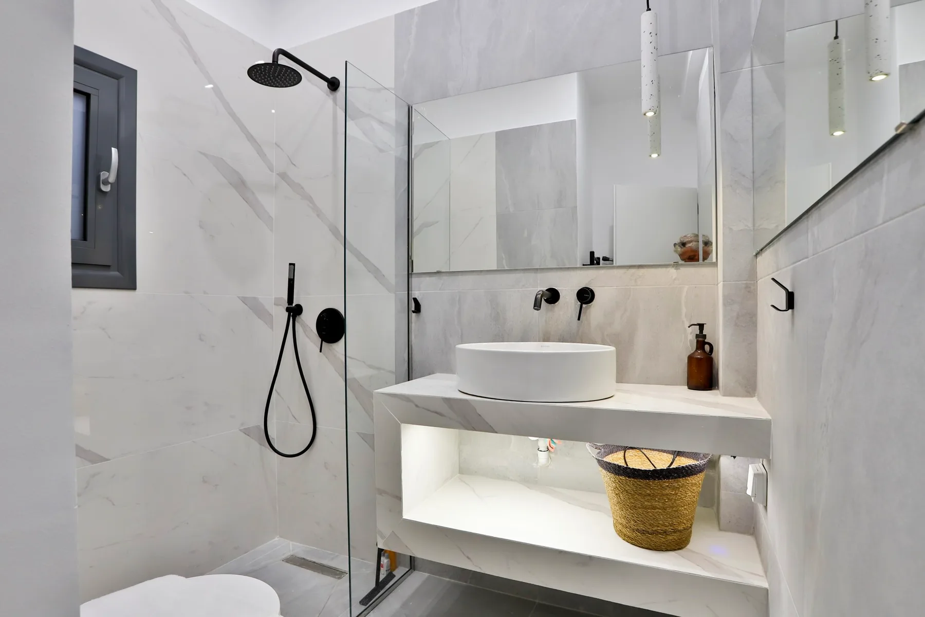 Apartamento moderno de 2 dormitorios • Detrás de Athens Tower