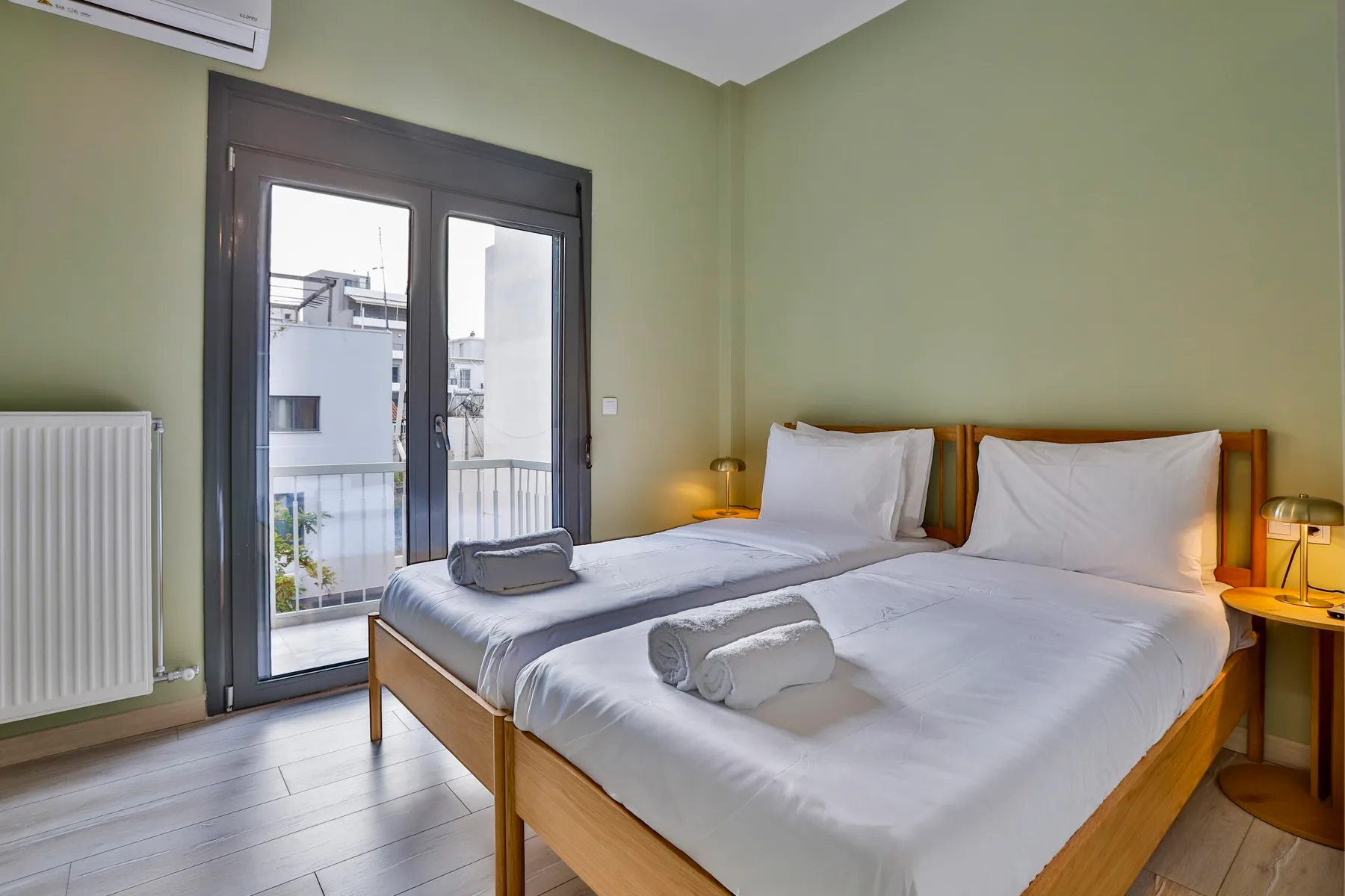 Apartamento moderno de 2 dormitorios • Detrás de Athens Tower