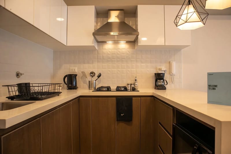 Radiant 1BR w/ Balcony in Miraflores