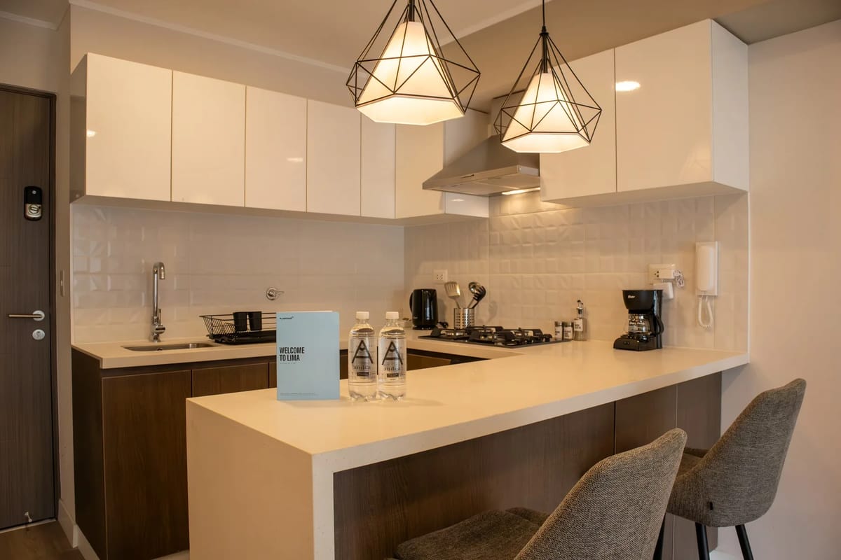 Radiant 1BR w/ Balcony in Miraflores