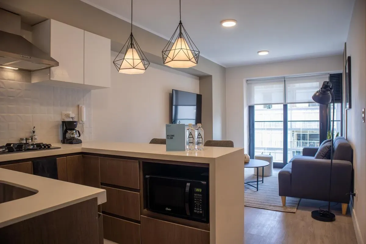 Radiant 1BR w/ Balcony in Miraflores