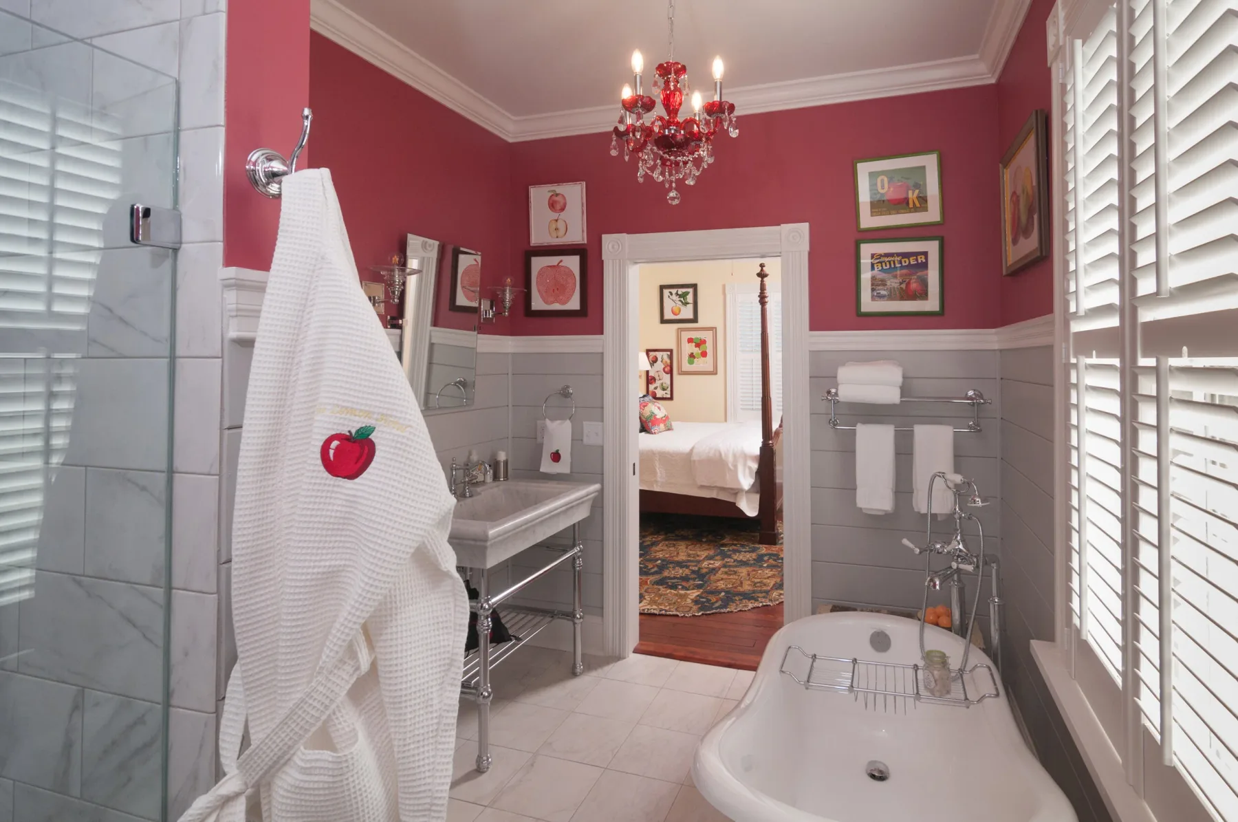 Apple Room bathroom.