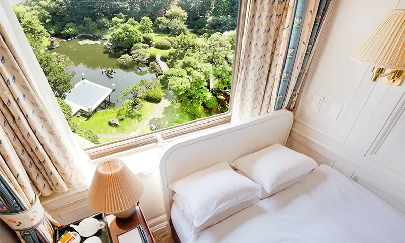 Standard semi-double room