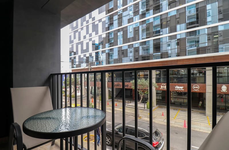 Design-Forward 2BR w/ Balcony in Miraflores