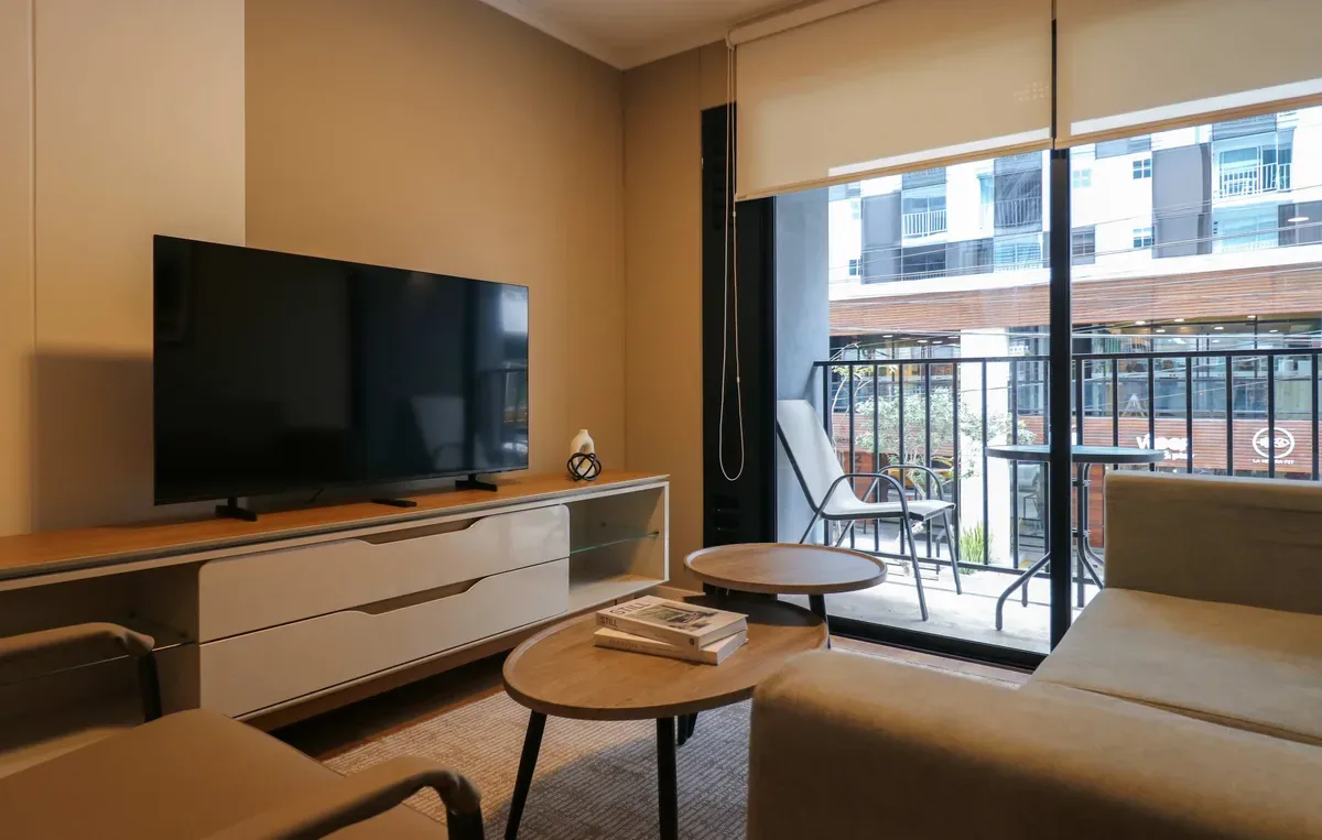 Design-Forward 2BR w/ Balcony in Miraflores