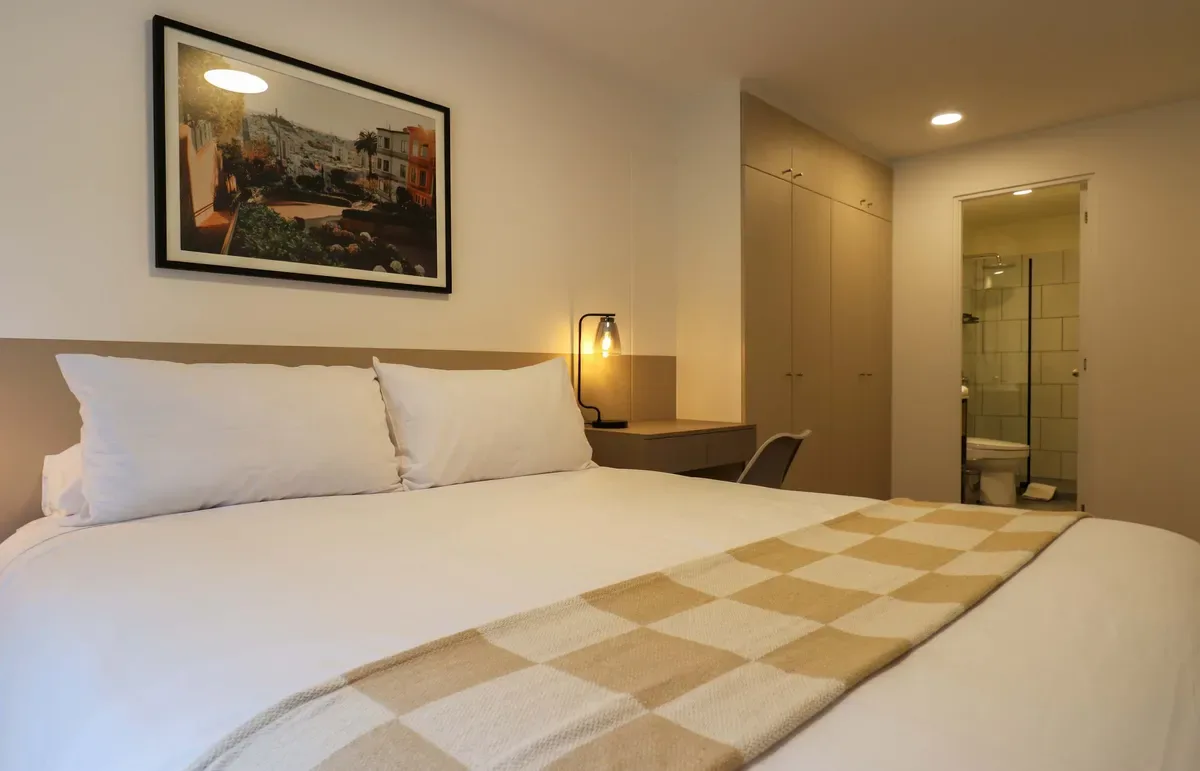 Design-Forward 2BR w/ Balcony in Miraflores