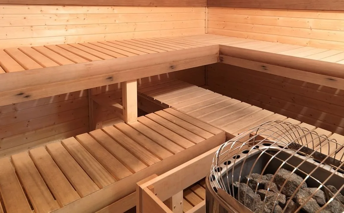 Sauna con bancos