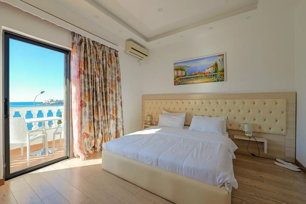 Habitación cuádruple con vistas al mar