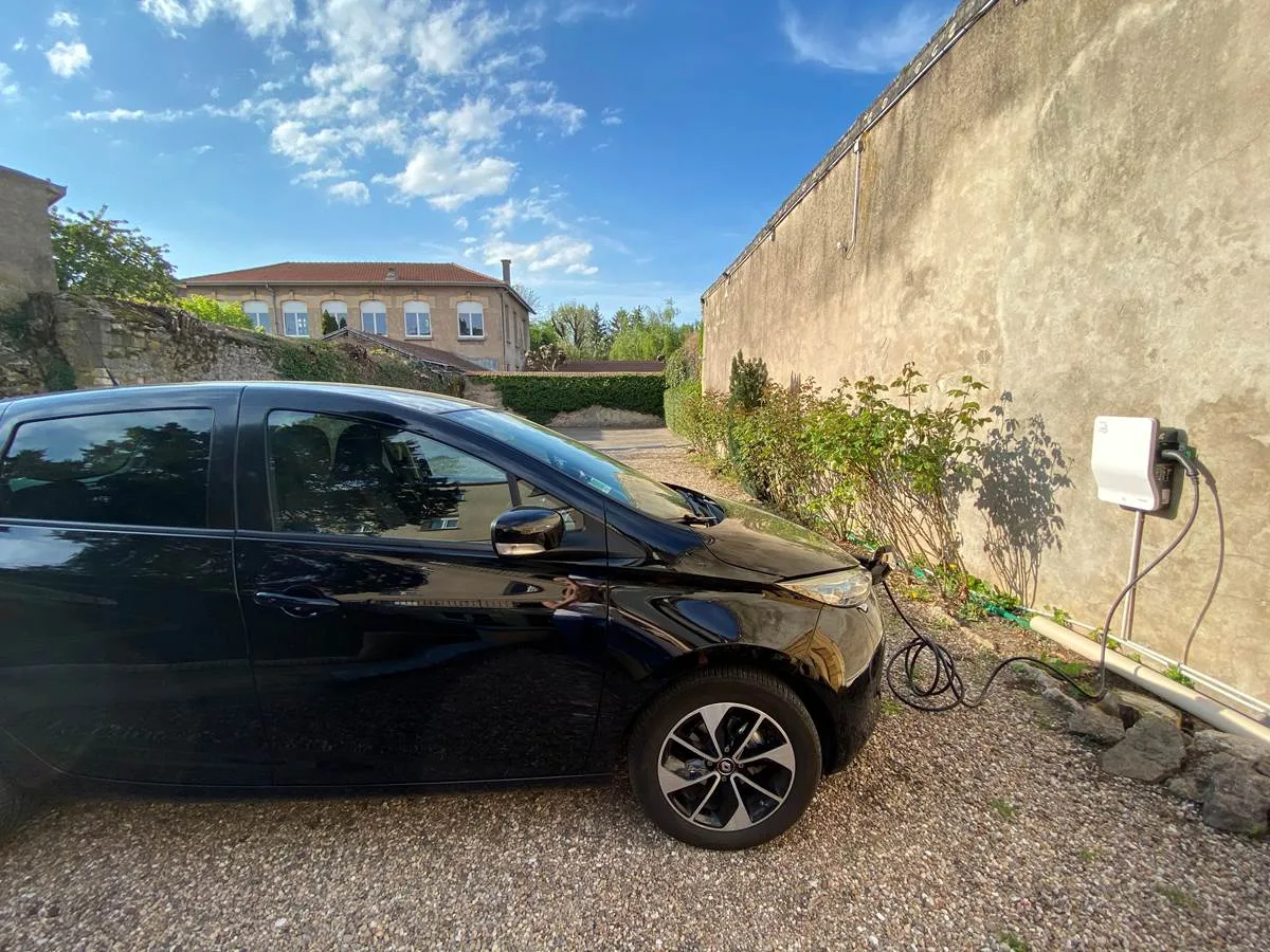 Electric vehicle charging point