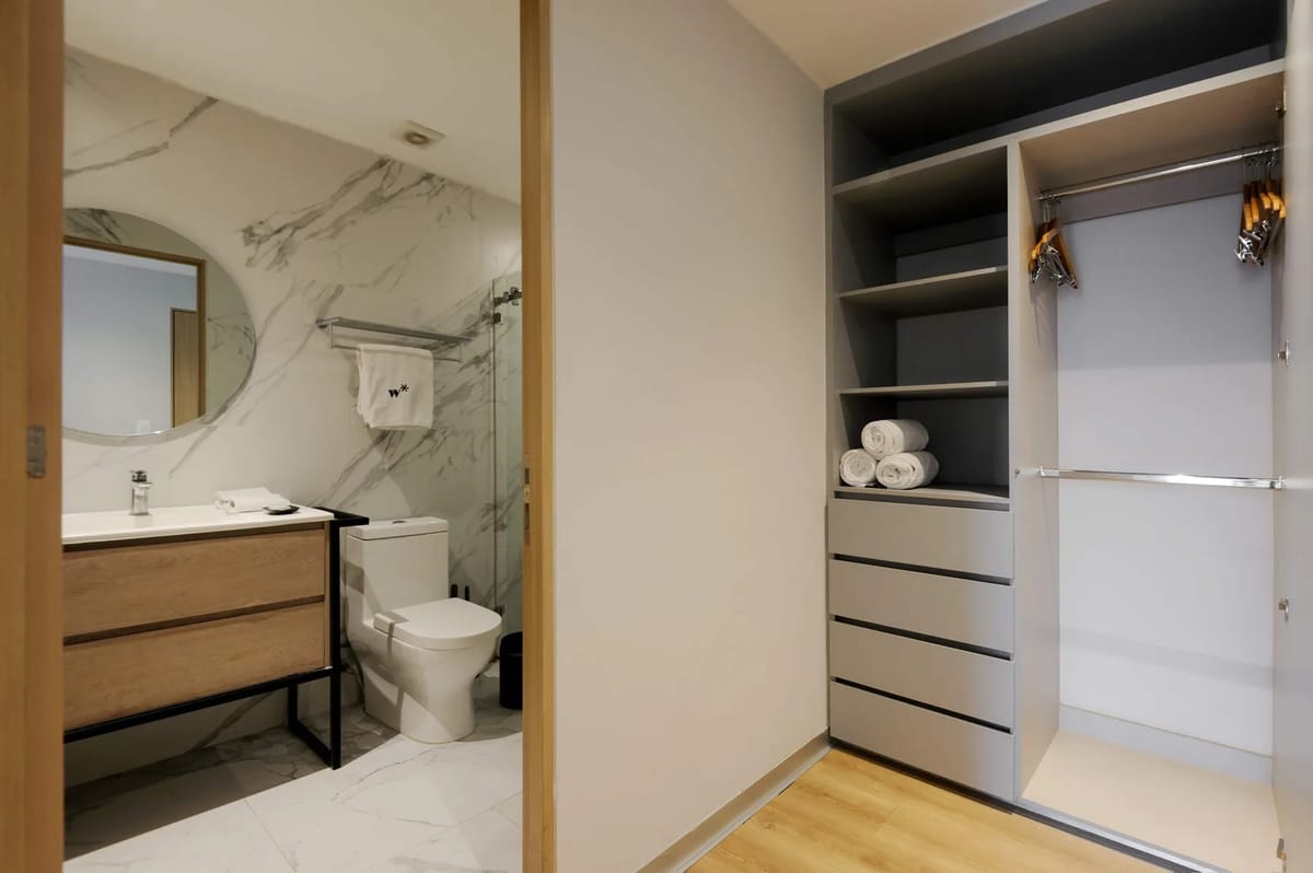Deluxe 1BR w/ AC in the Heart of Roma Sur
