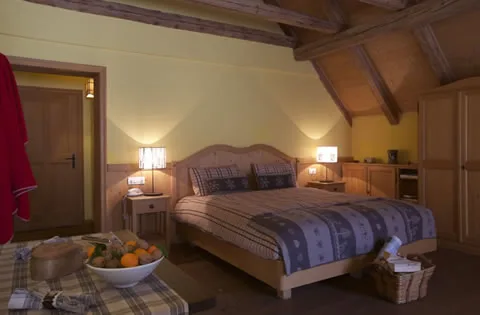 Room 9 – Jof Fuart