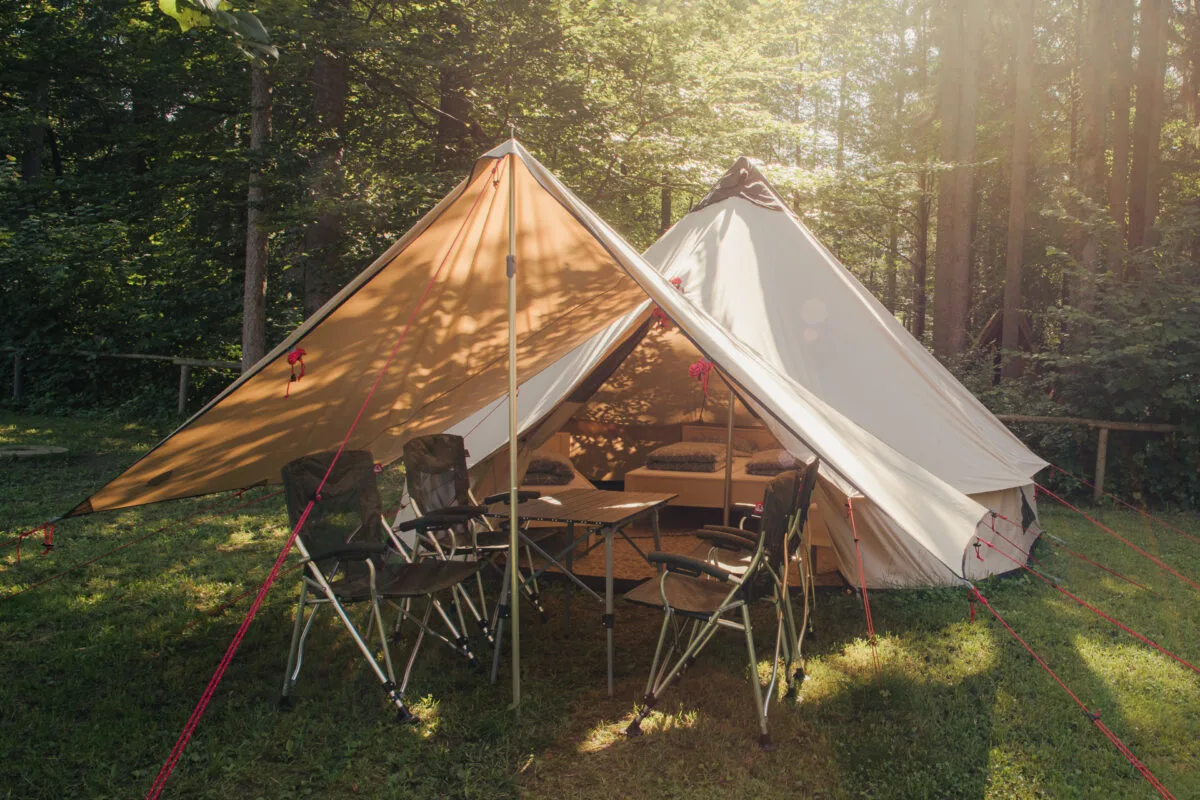 Camping tent