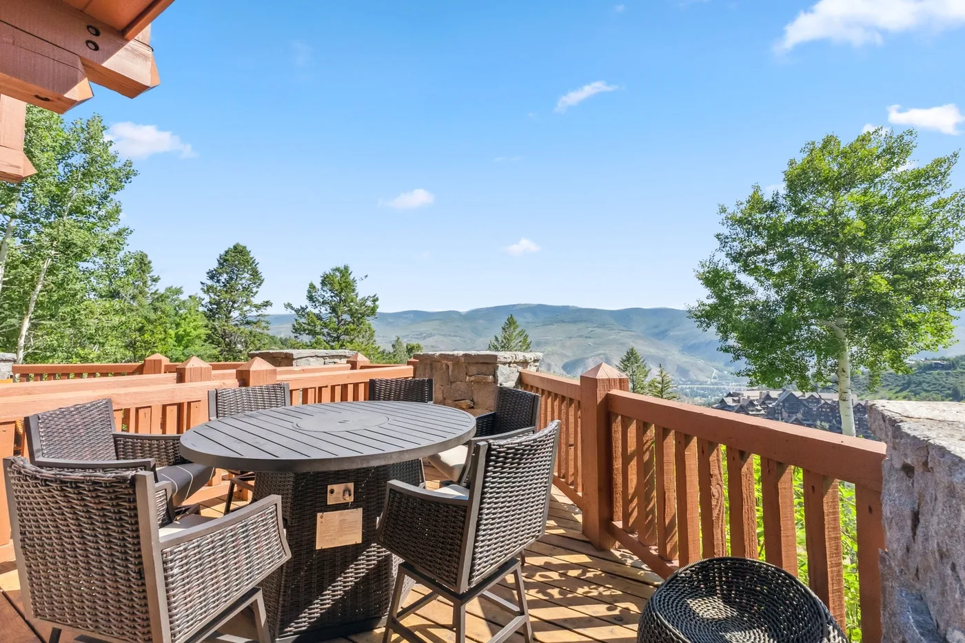 Blue Bird Vista at Hummingbird Lodge