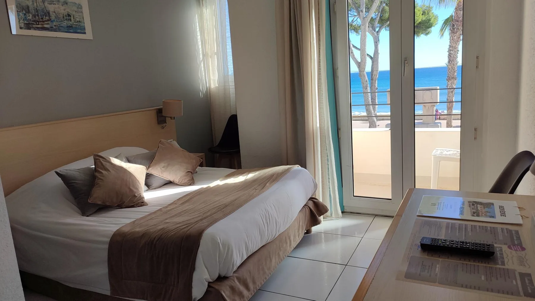Economy double room — sea view