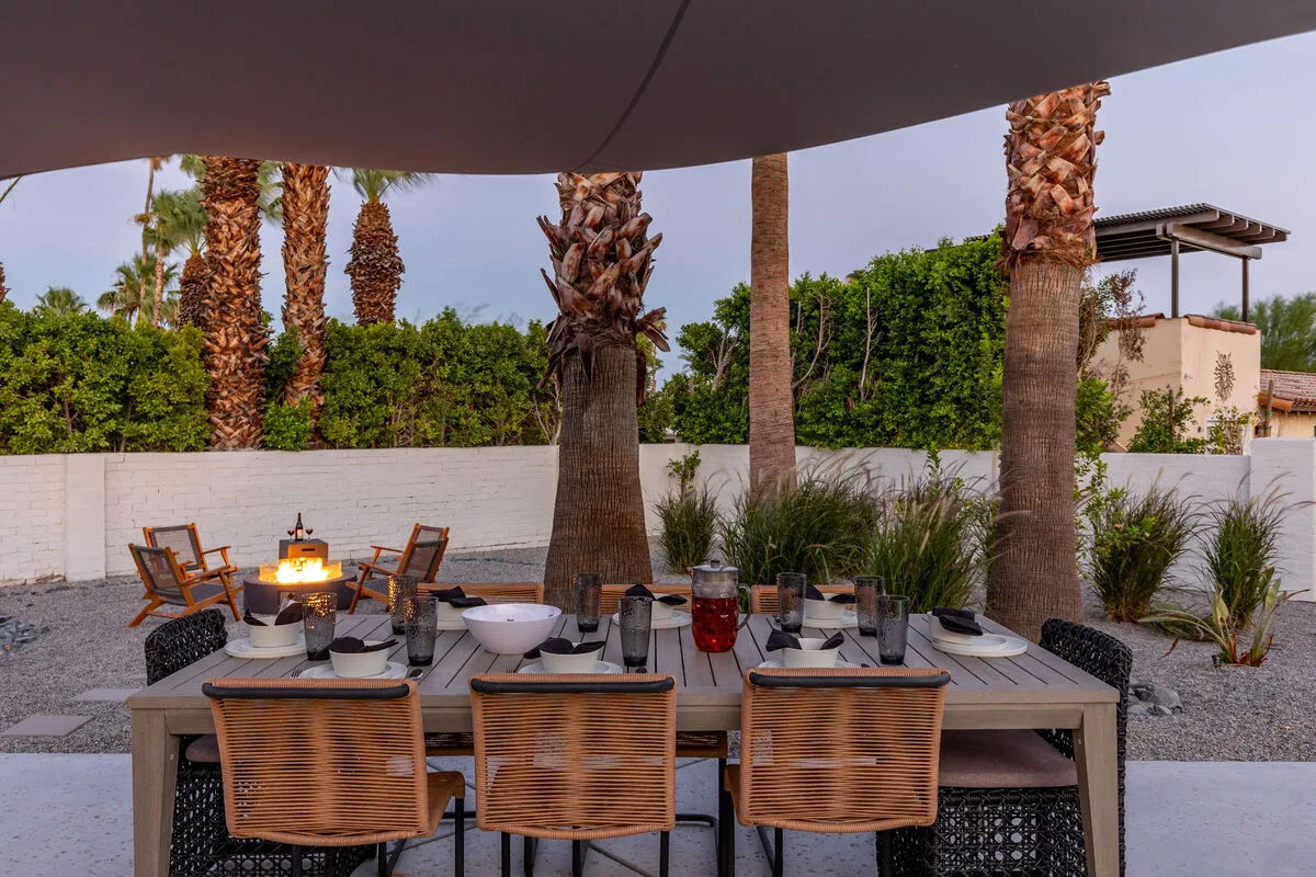 Eleven Palms