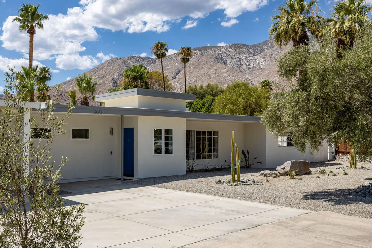 Eleven Palms