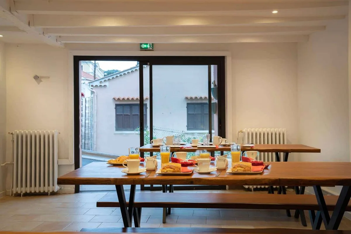 Breakfast room.