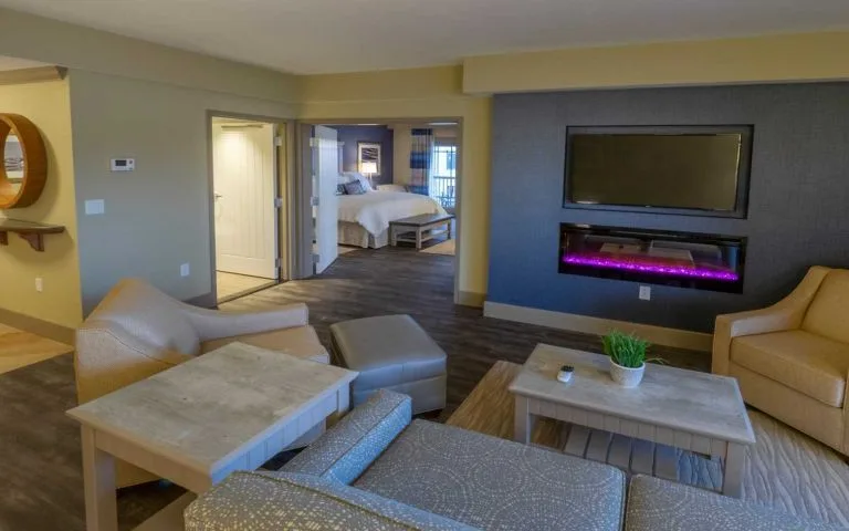 Suite de dos ambientes con vista al lago y patio