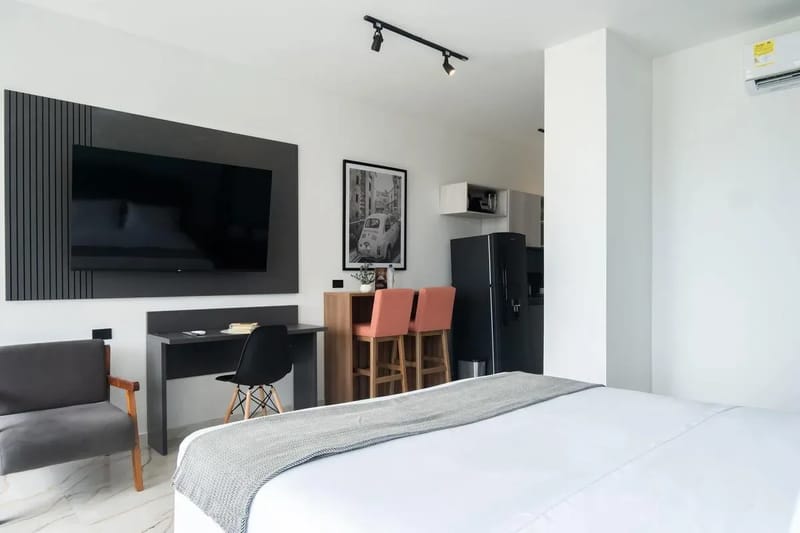 Bright 1BR w/ Ocean View near Walled City