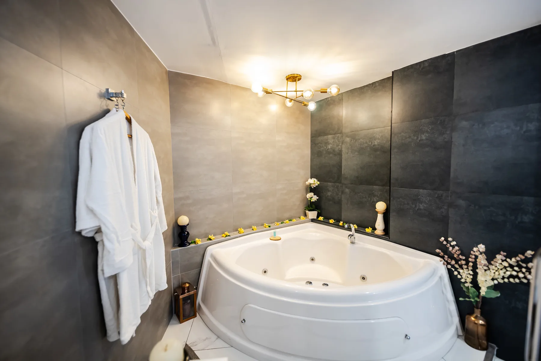 Suite with hydromassage
