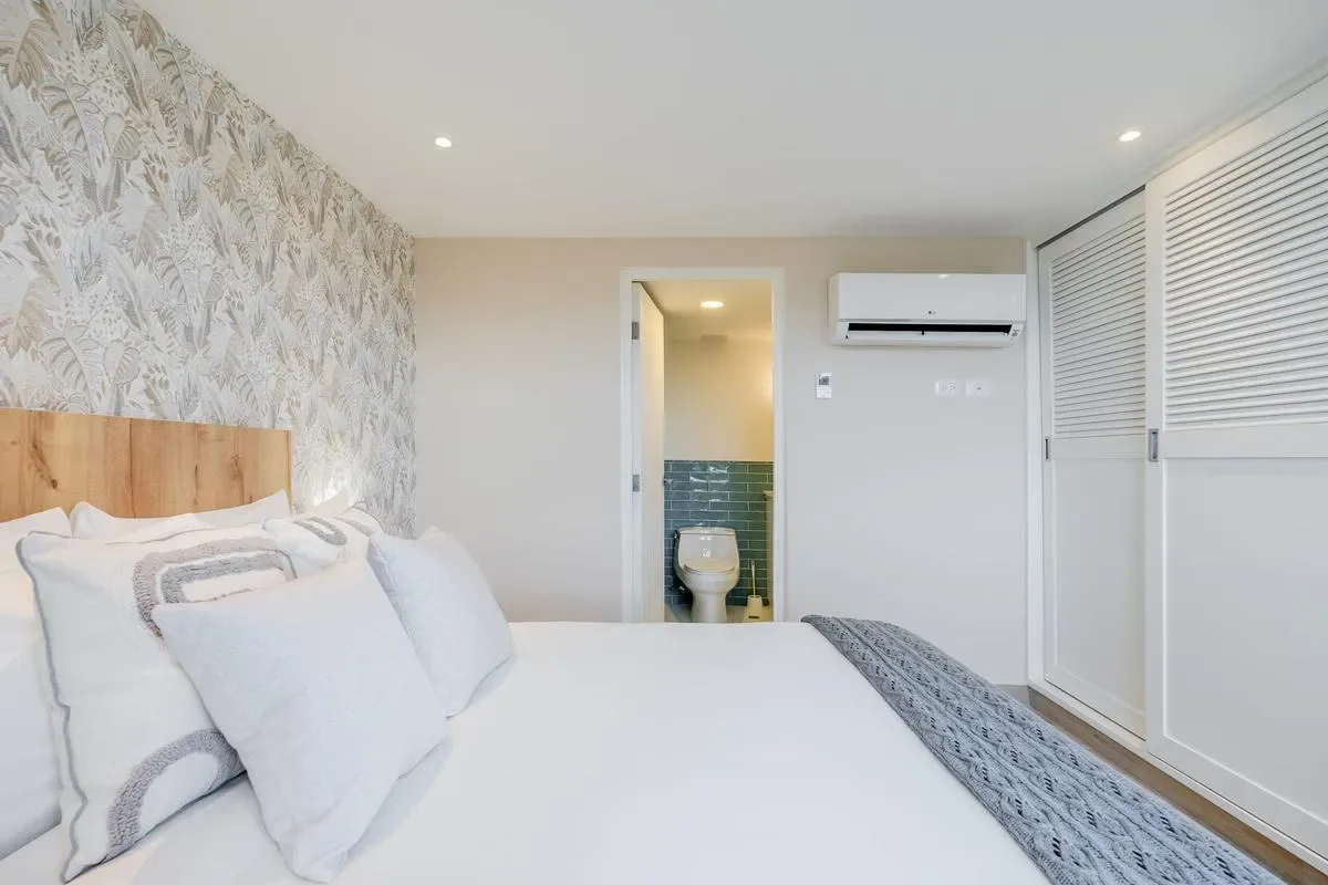 Elegant 3BR in Casco Antiguo w/ Terrace