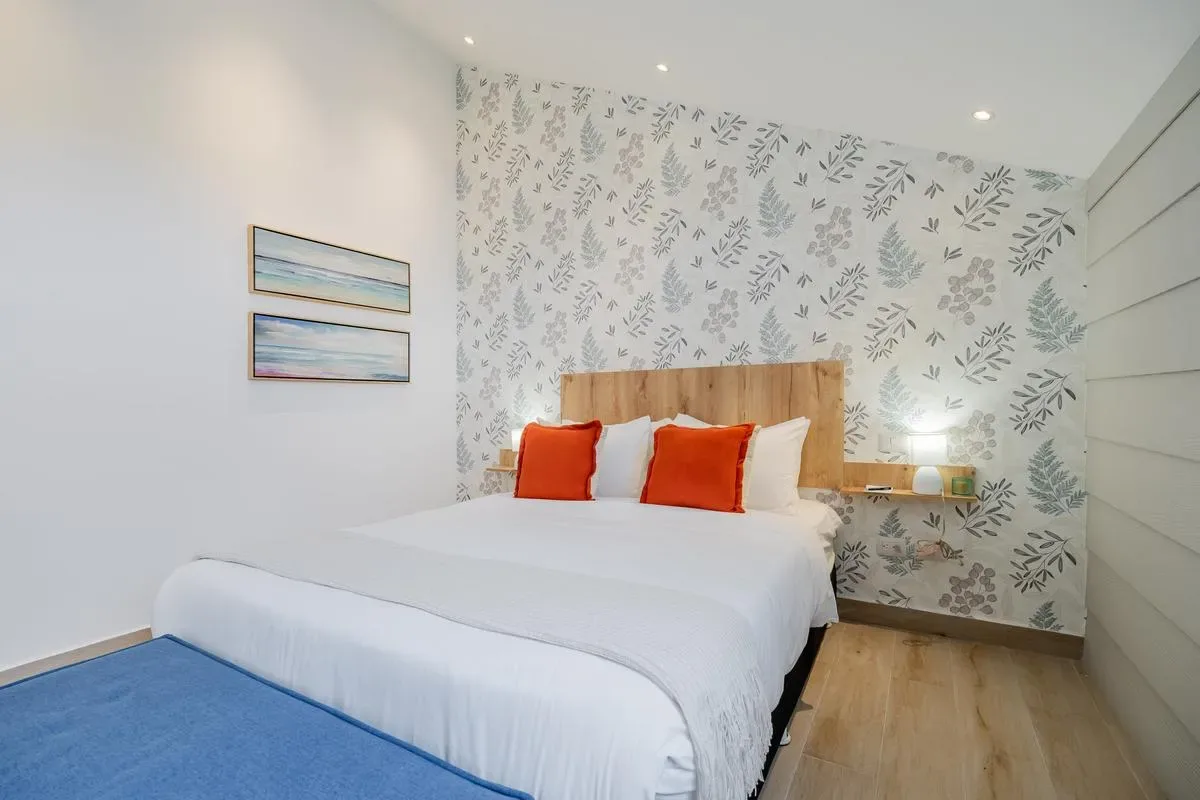 Elegant 3BR in Casco Antiguo w/ Terrace