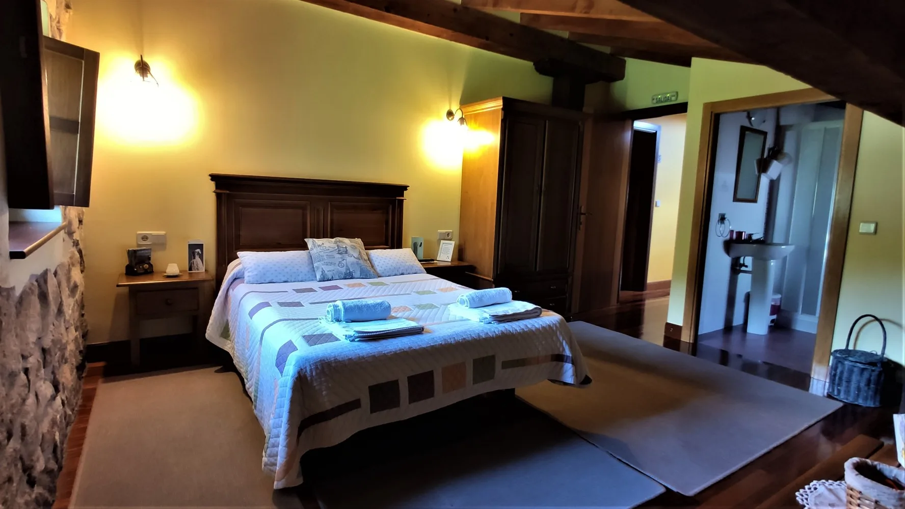 Guest room