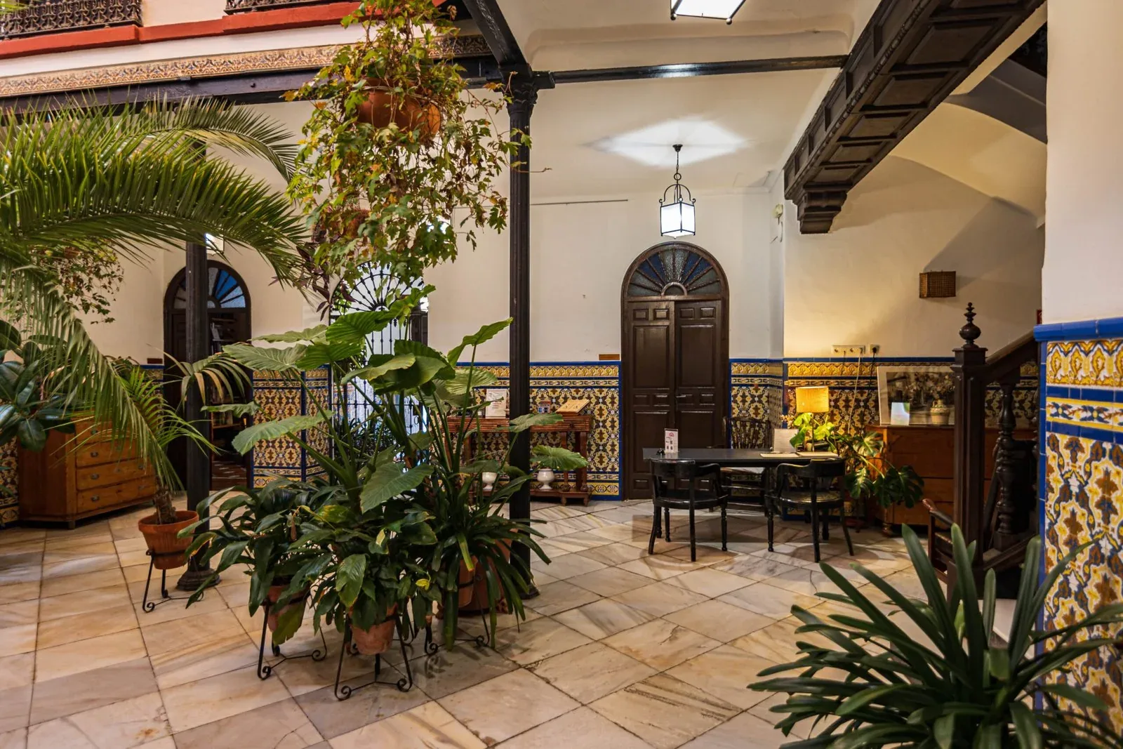 Central patio with plants and Andalusian tiles