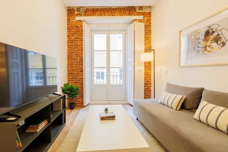 Elegant 2BR at Palacio Real
