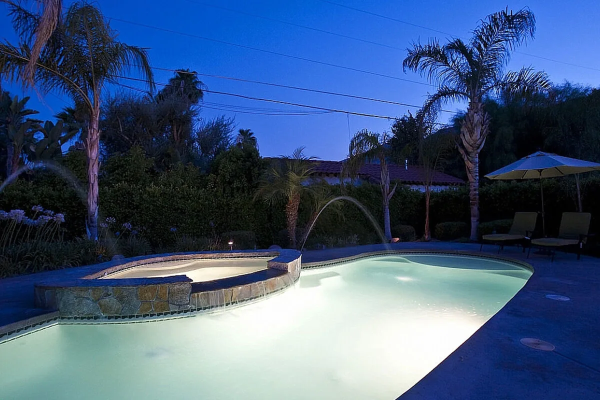 Poolside Terrace - 1786