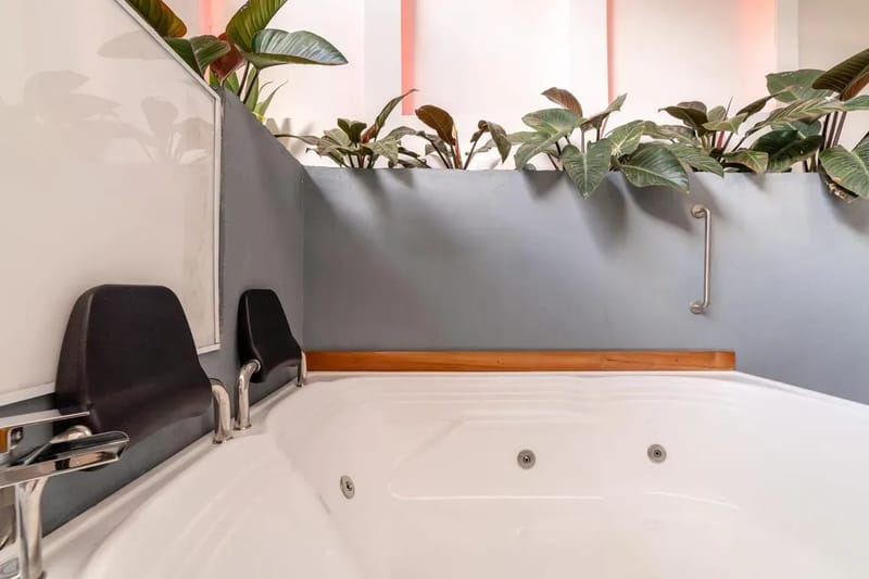 Deluxe Loft in El Poblado w/ Private Jacuzzi