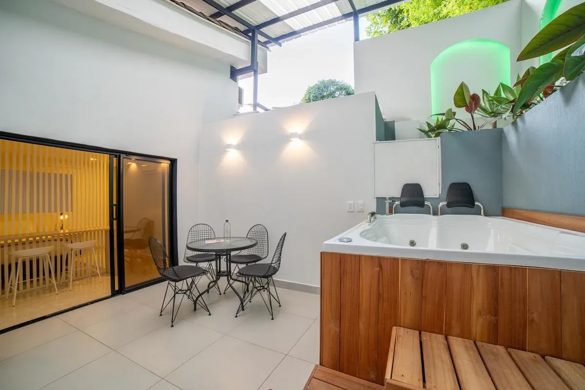 Deluxe Loft in El Poblado w/ Private Jacuzzi