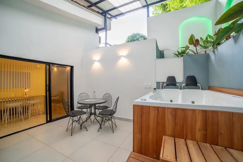 Deluxe Loft in El Poblado w/ Private Jacuzzi