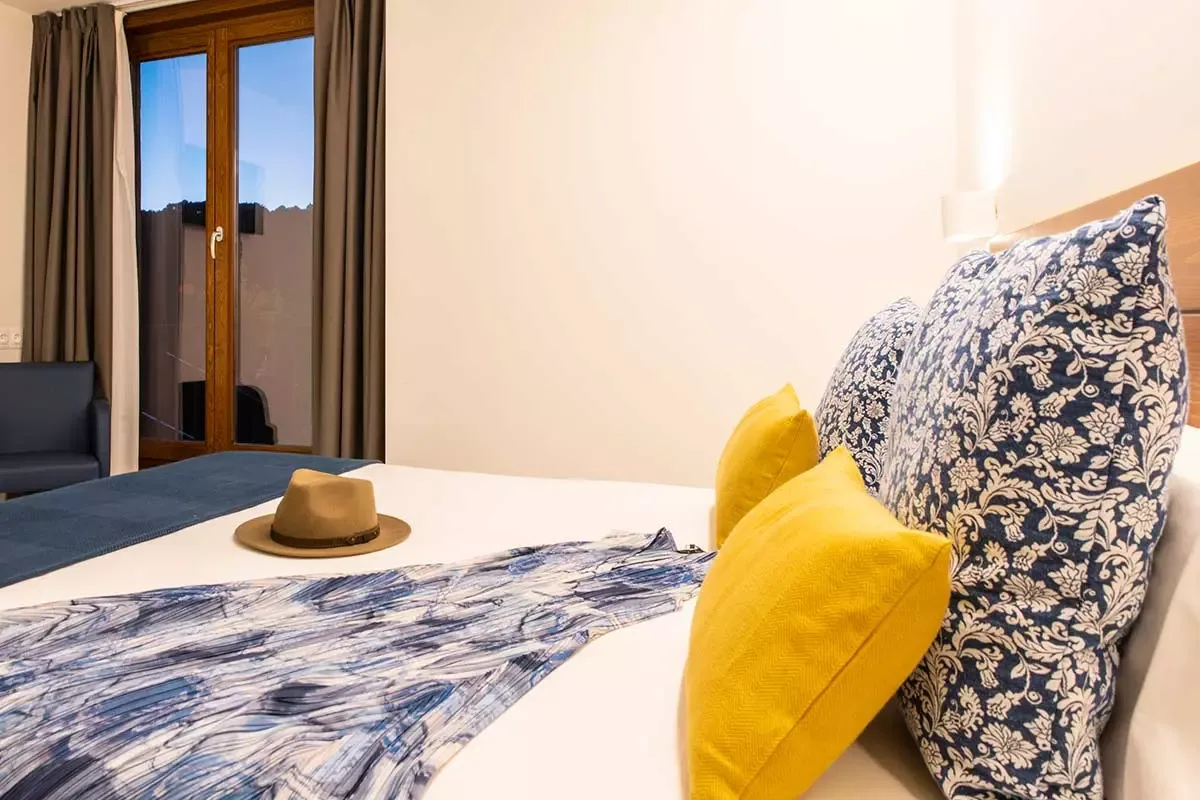 Guest room