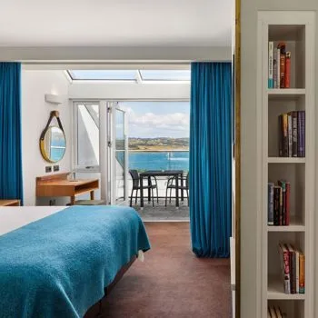 Hotel suite