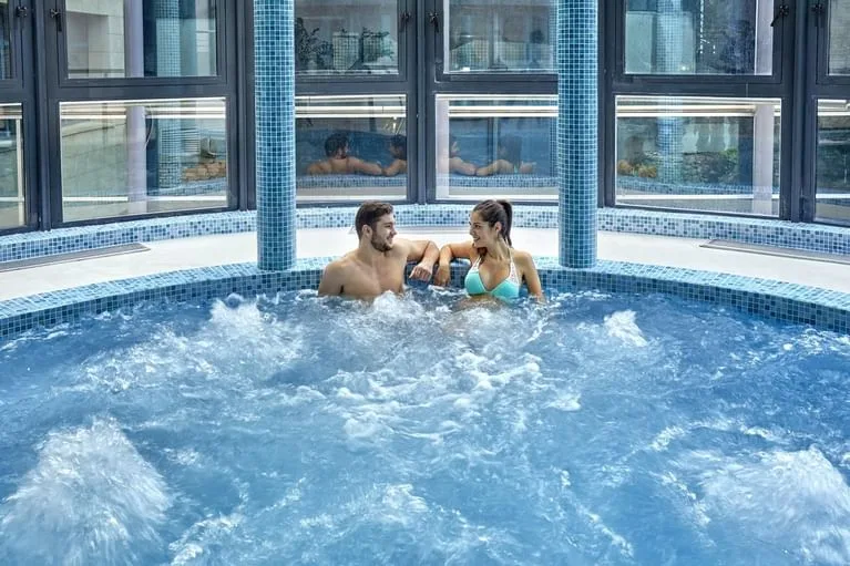 Hydromassage bath